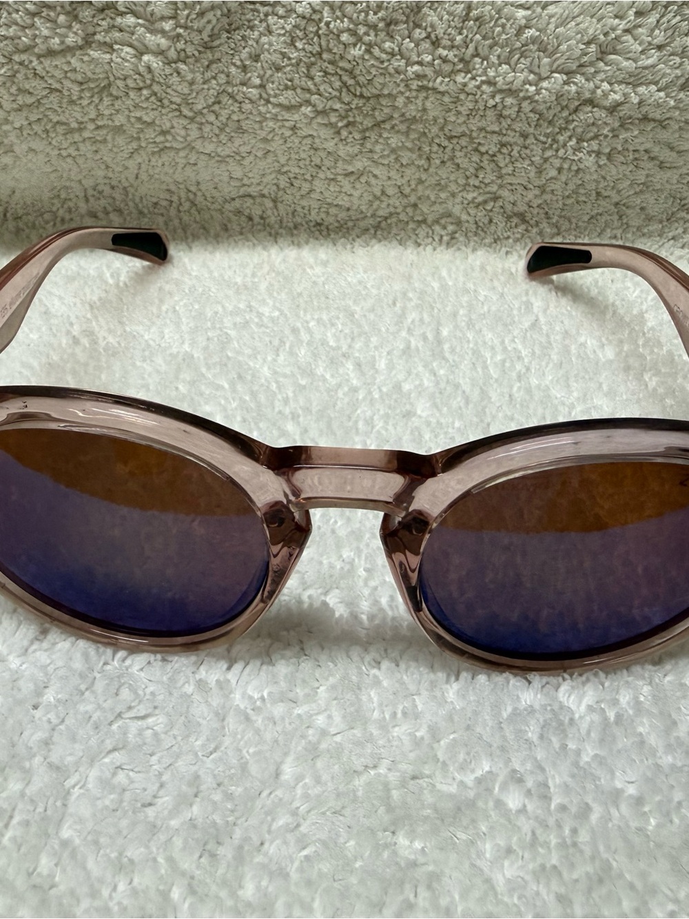 Zeal, Stylish Women's Round Sunglasses - Light Pink Frame with Gradient Lenses